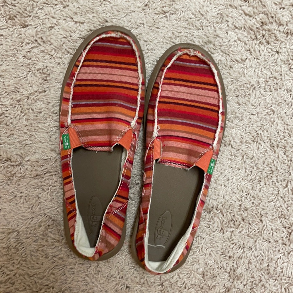 women’s sanuk shoes